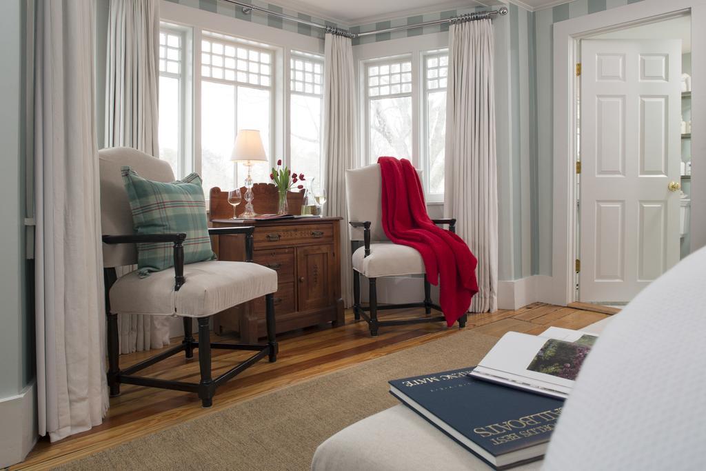 Chatham Gables Inn Room photo