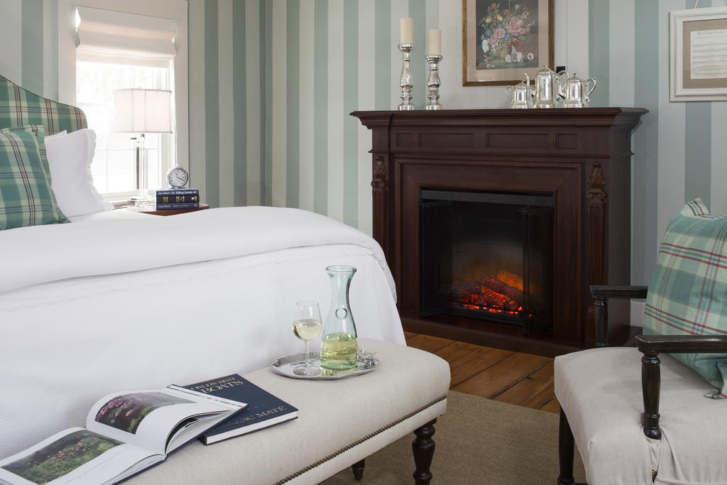 Chatham Gables Inn Room photo